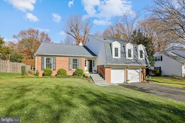 Burke, VA 22015,5090 QUEENS WOOD DR