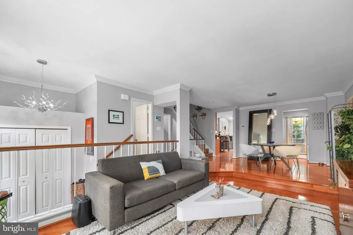 Ashburn, VA 20147,44004 FLORENCE TER