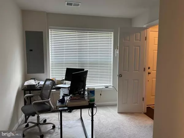 Beltsville, MD 20705,7118 ROWLOCK ALY