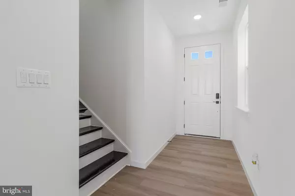 Glen Burnie, MD 21060,5724 HOWARD DR