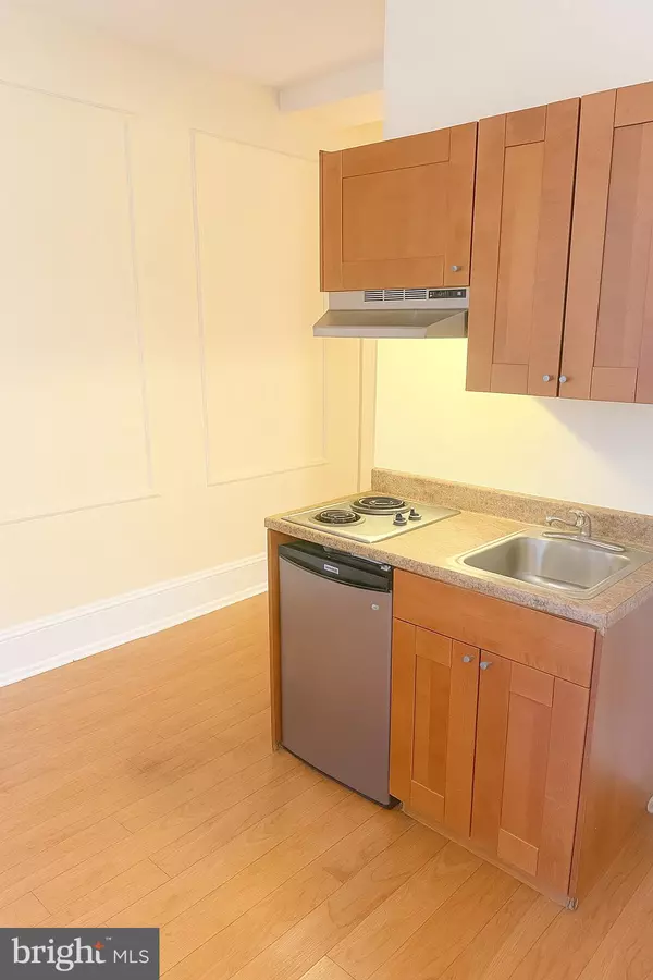 Philadelphia, PA 19107,1324 LOCUST ST #528