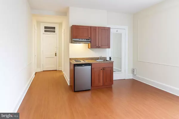 Philadelphia, PA 19107,1324 LOCUST ST #528