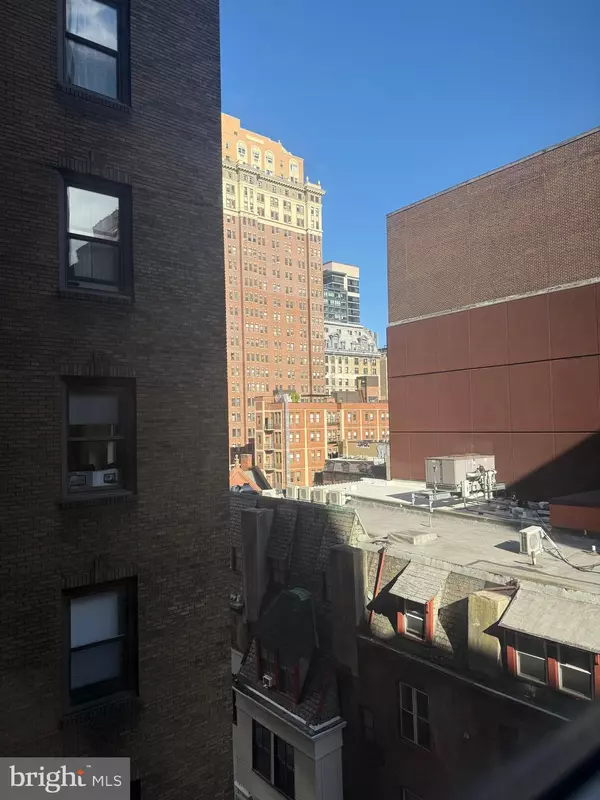 Philadelphia, PA 19107,1324 LOCUST ST #528