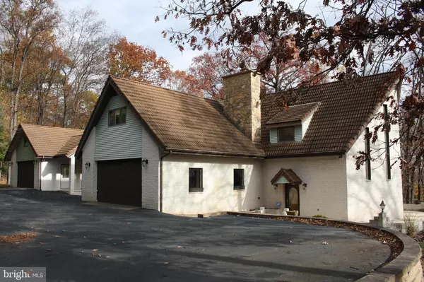 2241 EARL VIEW DR, Harrisburg, PA 17112