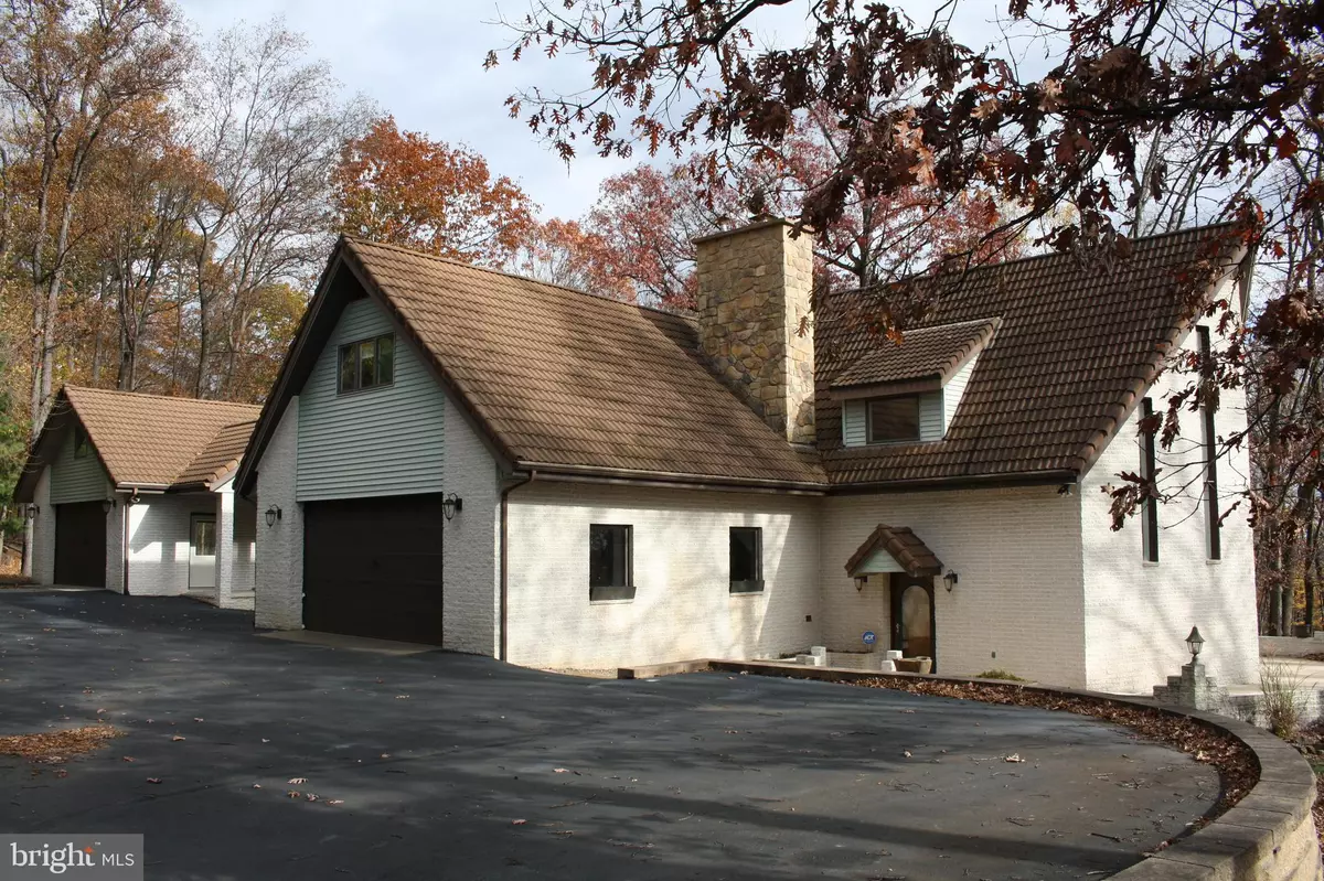 Harrisburg, PA 17112,2241 EARL VIEW DR