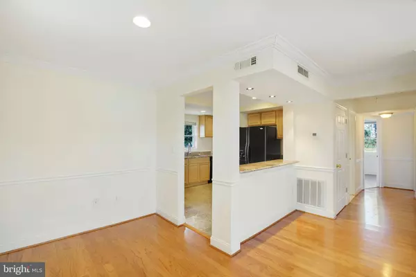 Falls Church, VA 22042,6924 KENFIG DR