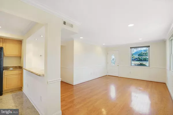 Falls Church, VA 22042,6924 KENFIG DR