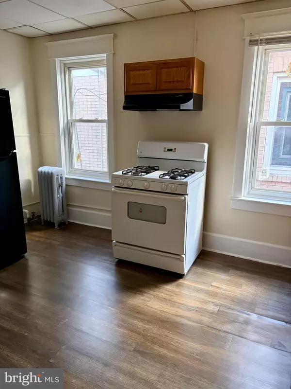 Trenton, NJ 08629,325 CUYLER AVE