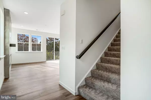 Glen Burnie, MD 21060,5739 HOWARD DR