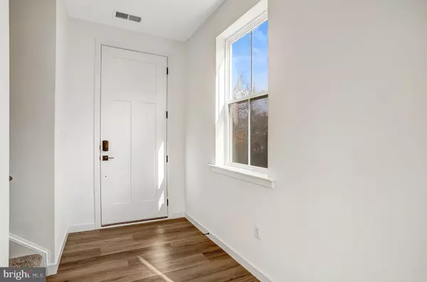 Glen Burnie, MD 21060,5739 HOWARD DR