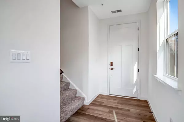 Glen Burnie, MD 21060,5739 HOWARD DR