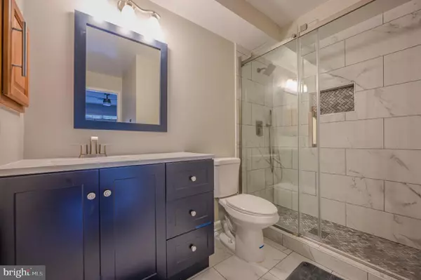 Alexandria, VA 22302,3307 WYNDHAM CIR #2164