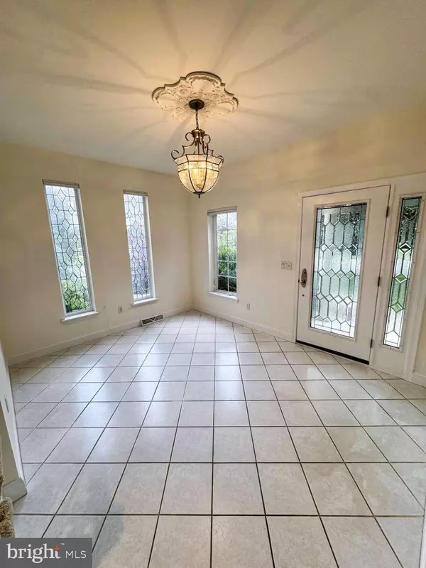 Lititz, PA 17543,701 WOODFIELD DR