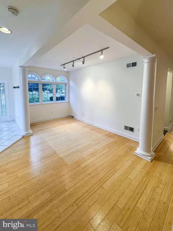 Lititz, PA 17543,701 WOODFIELD DR