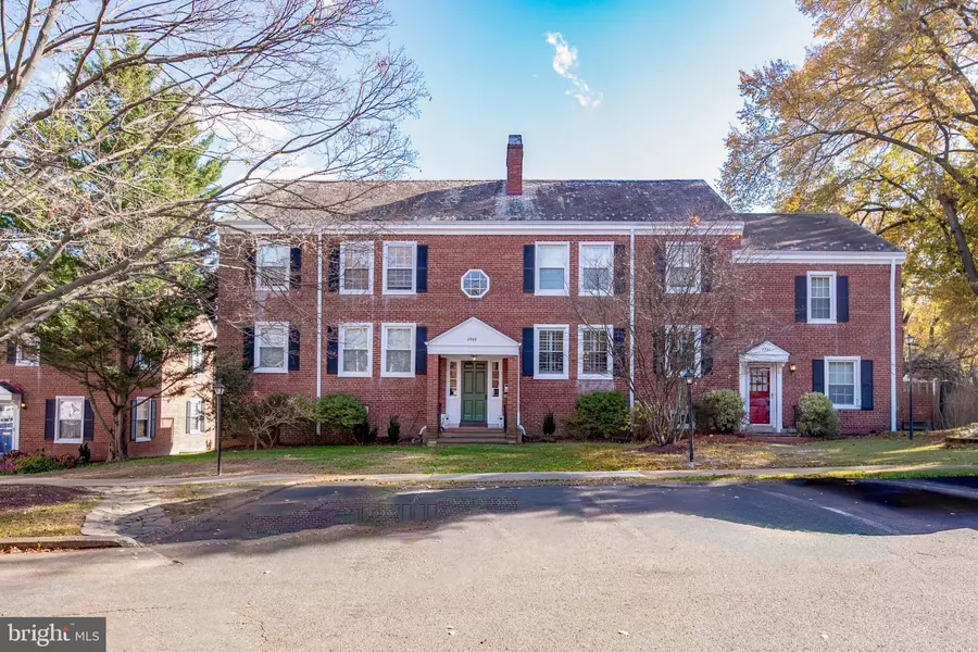 2949 S COLUMBUS ST #A2, Arlington, VA 22206