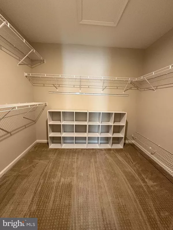 Norristown, PA 19403,906 BLUE MEADOW