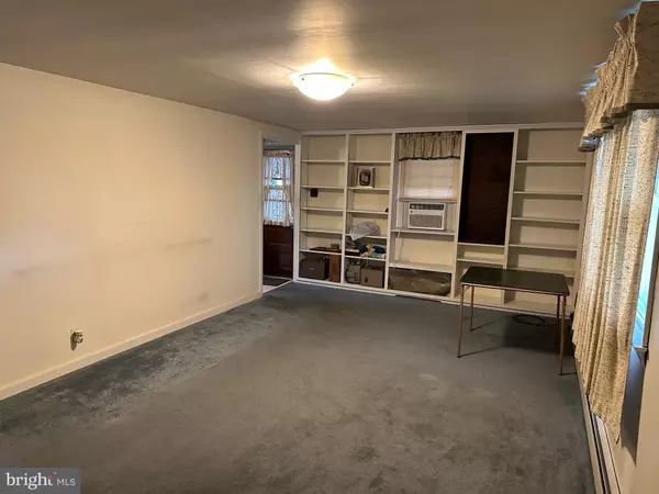 Palmyra, PA 17078,717 W OAK ST