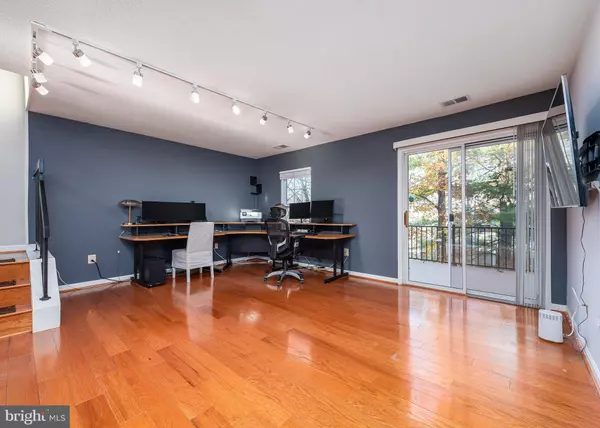 Ellicott City, MD 21042,4750 DORSEY HALL DR #4