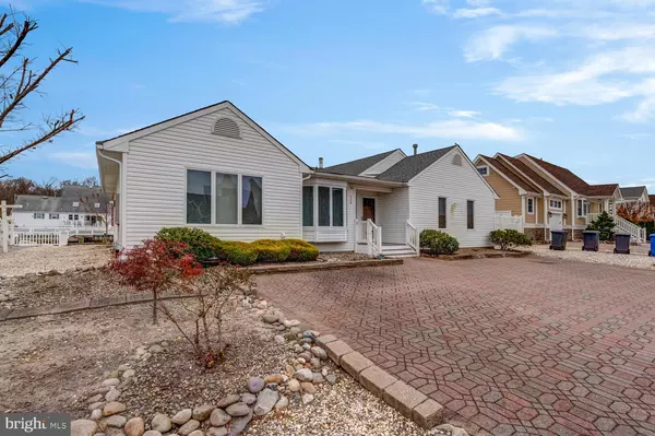 Manahawkin, NJ 08050,129 BRUCE DRIVE