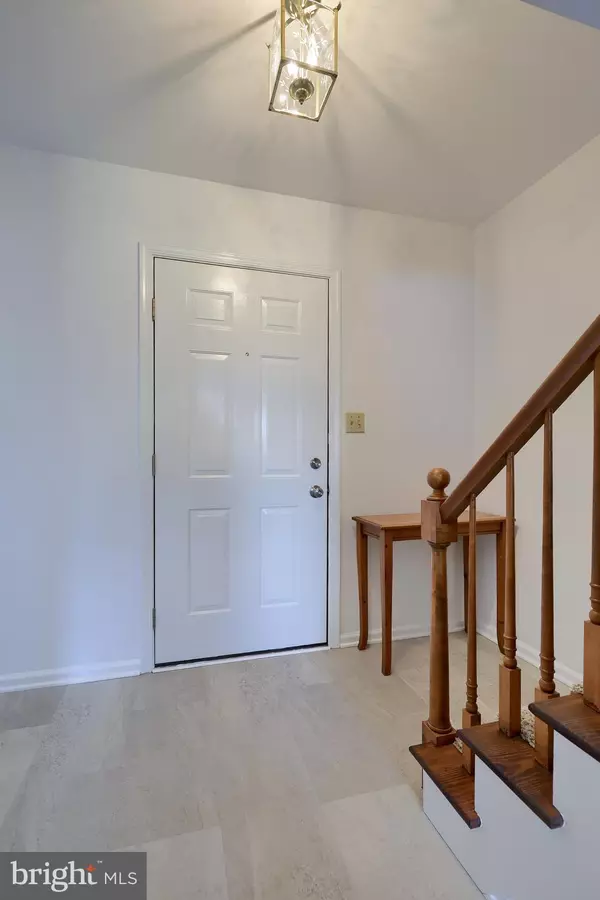 Ephrata, PA 17522,230 MEADOWLARK DR