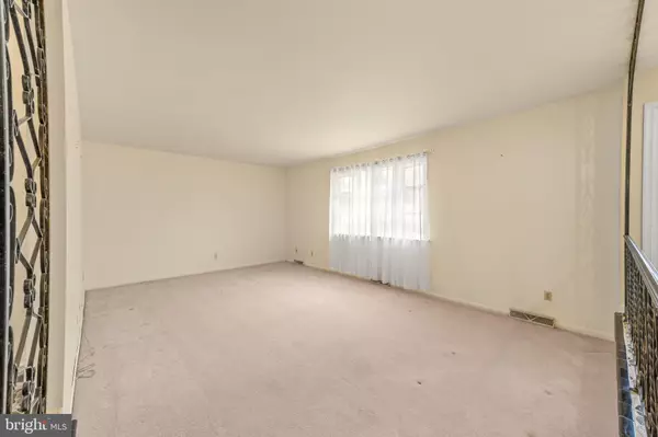 Pennsville, NJ 08070,17 KING ST