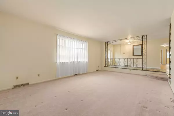 Pennsville, NJ 08070,17 KING ST