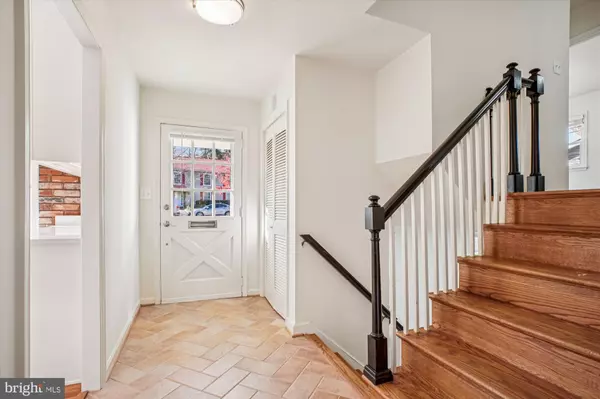 Annandale, VA 22003,4307 PLANTERS CT