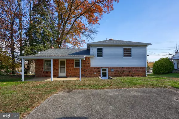 York, PA 17402,10 CIRCLE DR