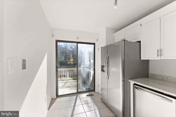 Clifton, VA 20124,6001 LITTLE BROOK CT