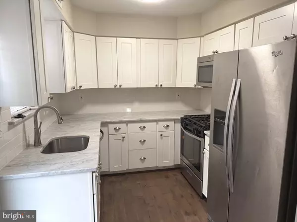 Mount Laurel, NJ 08054,313 FOUNTAIN HALL CT