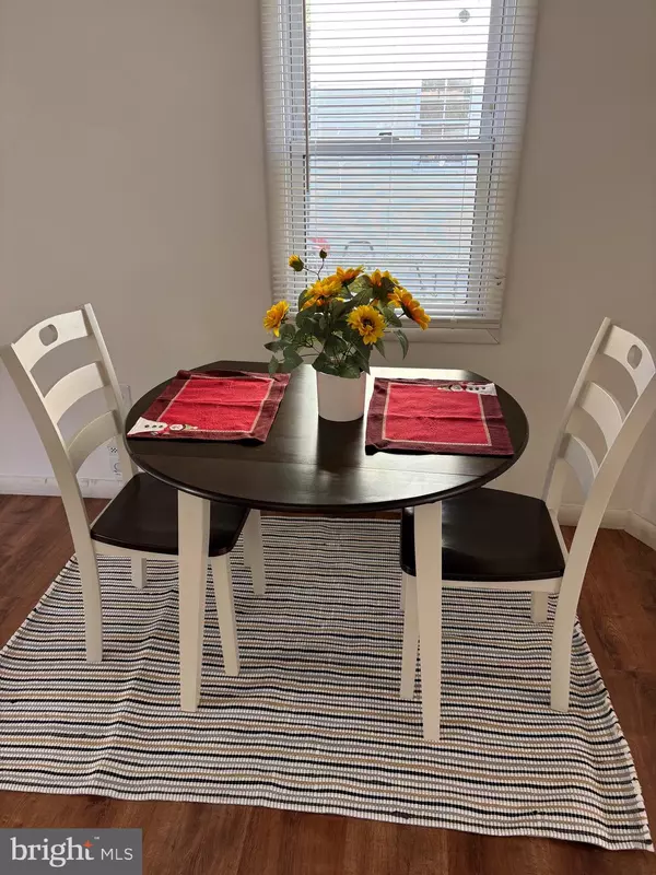 Cambridge, MD 21613,807 PINE ST