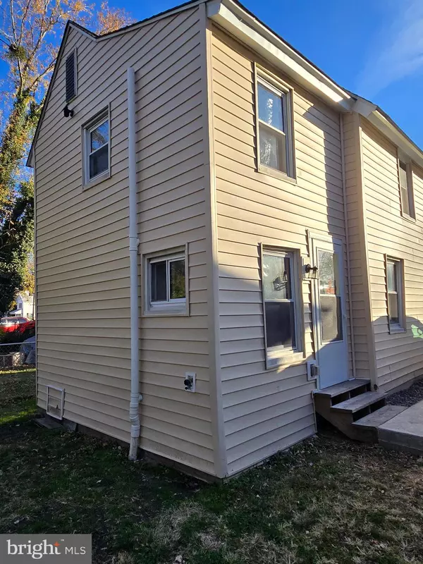 Cambridge, MD 21613,807 PINE ST