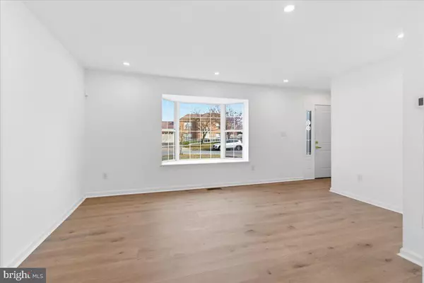 Clinton, MD 20735,9409 SILVER FOX TURN