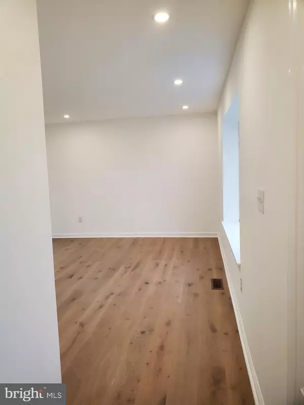 Clinton, MD 20735,9409 SILVER FOX TURN