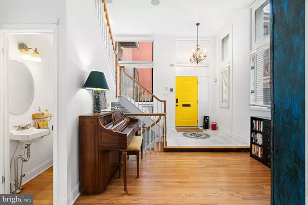 Philadelphia, PA 19106,210 CHURCH ST #1J