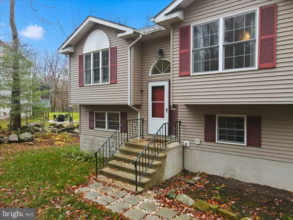 Tobyhanna, PA 18466,163 LONG WOODS RD