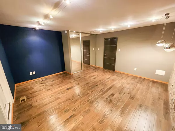 Philadelphia, PA 19154,12135 ACADEMY RD #77