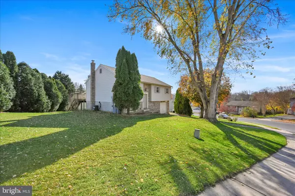 Lancaster, PA 17603,8 ROSEWOOD DR