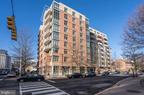 Arlington, VA 22201,1000 N RANDOLPH ST #607