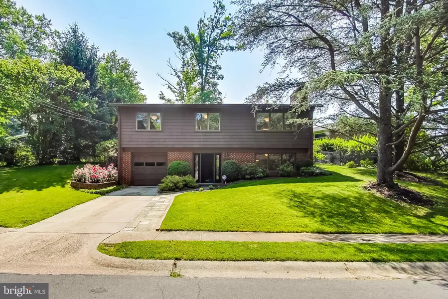 6515 E HALBERT RD, Bethesda, MD 20817