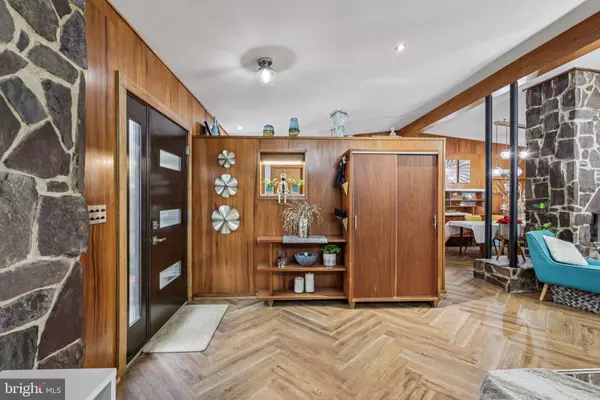 Jackson, NJ 08527,6 STURM LN