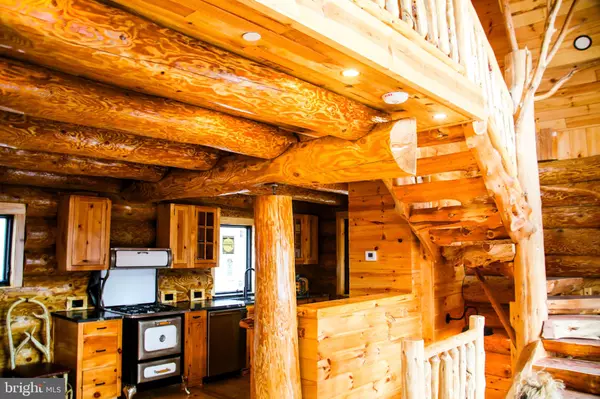 Mc Henry, MD 21541,211 HIGHWOOD DR