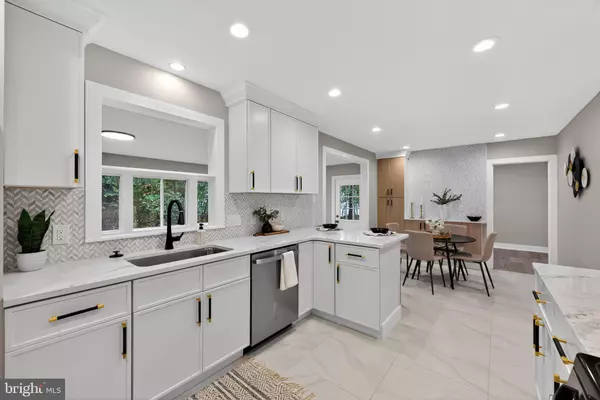 1759 TEAROSE LN, Cherry Hill, NJ 08003