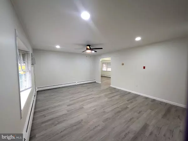 Levittown, PA 19056,71 HANDY RD