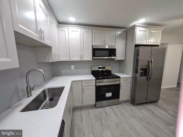 Levittown, PA 19056,71 HANDY RD