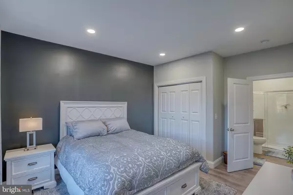 Wilmington, DE 19806,2524 RIDDLE AVE