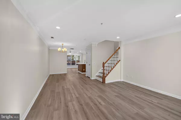 Sterling, VA 20164,46932 COURTYARD SQ