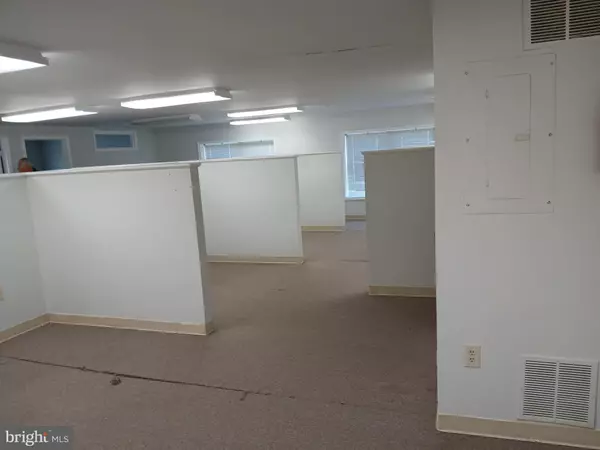 Manassas, VA 20110,8791 COMMERCE CT #201