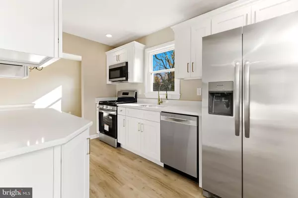 Clayton, NJ 08312,216 E HOWARD ST