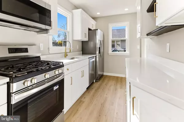 Clayton, NJ 08312,216 E HOWARD ST